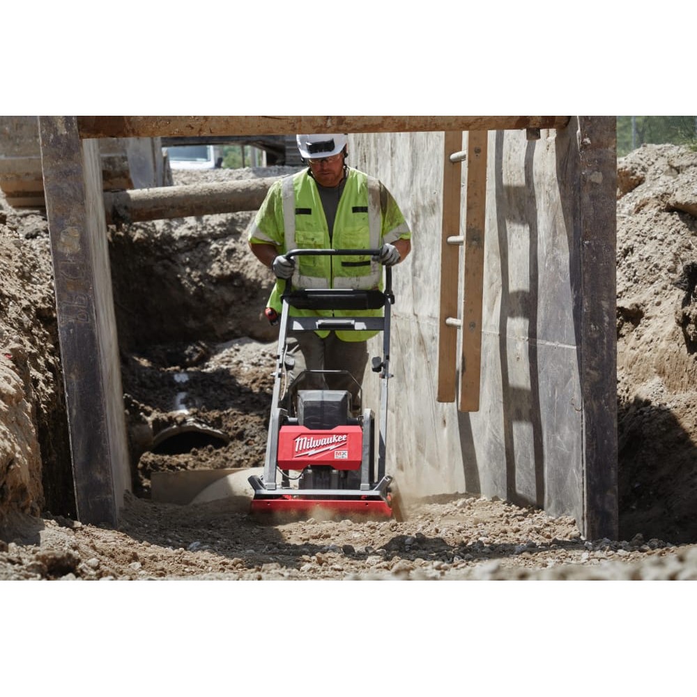 Виброплита аккумуляторная MILWAUKEE MXF PC50-122