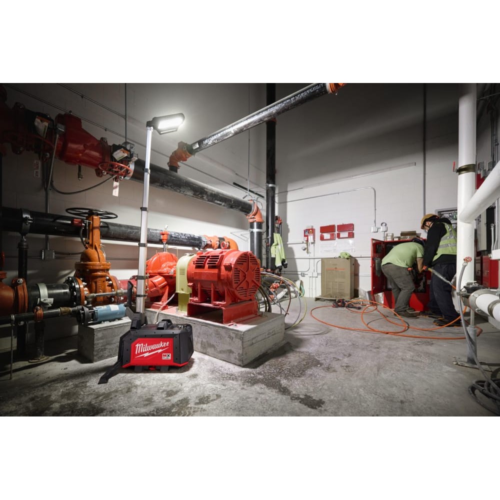 Щогла освітлення акумуляторна PACKOUT MILWAUKEE, MXF TLIC-601 (зар.уст. MXF SC, 1 акум. XC406 (6Аг)