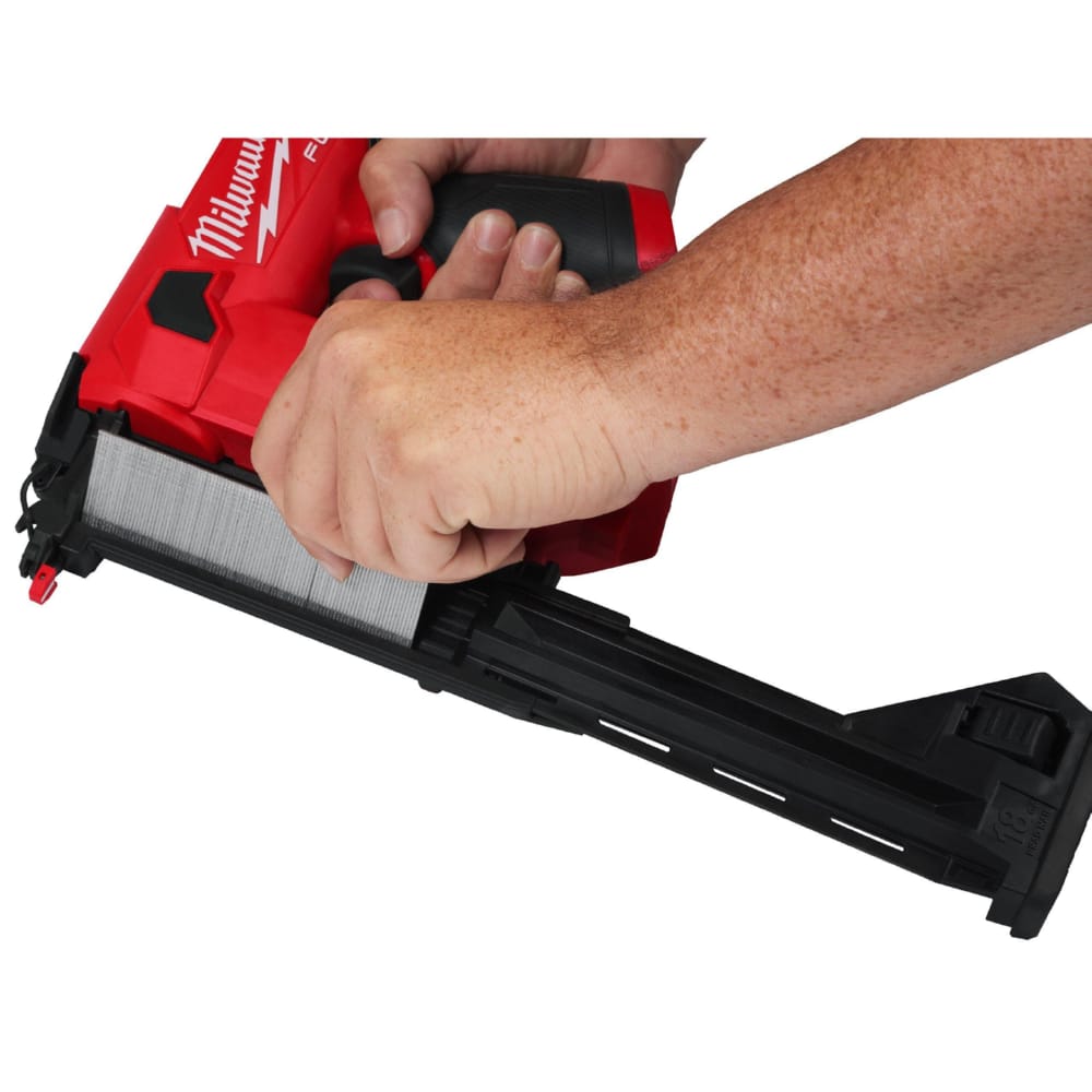 Пистолет гвоздезабивной аккумуляторный бесщёточный MILWAUKEE M12 FCN18GS-202X,16-38мм(ЗУ+2Х2Ач+кейс)