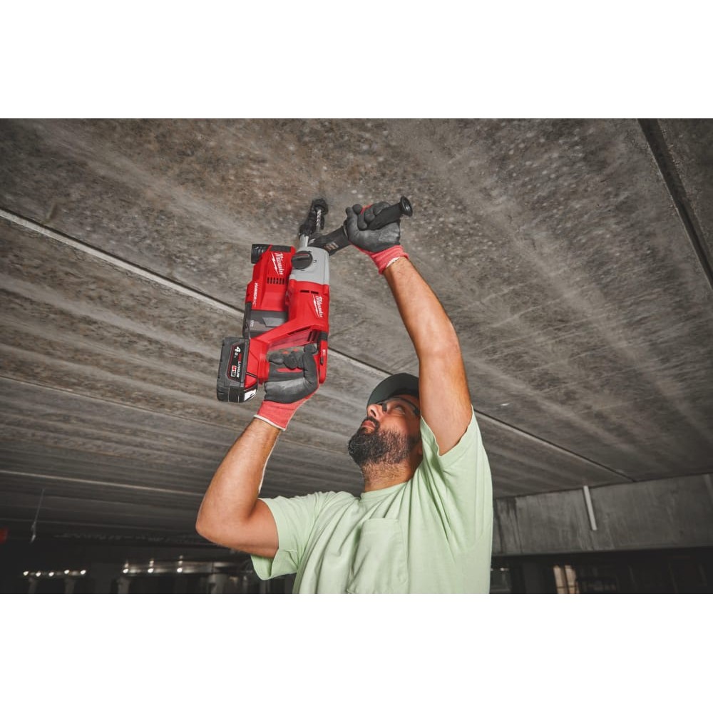 Перфоратор аккумуляторный бесщёточный SDS PLUS MILWAUKEE M18 BLHACD26-402X (2,6 Дж) (ЗУ+2Х4Ач+кейс)