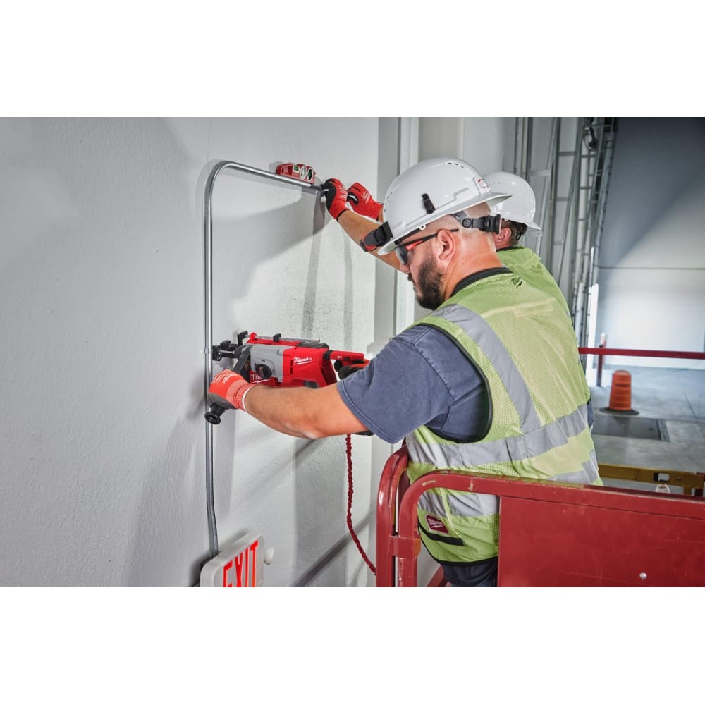 Перфоратор аккумуляторный бесщёточный SDS PLUS MILWAUKEE M18 BLHACD26-402X (2,6 Дж) (ЗУ+2Х4Ач+кейс)