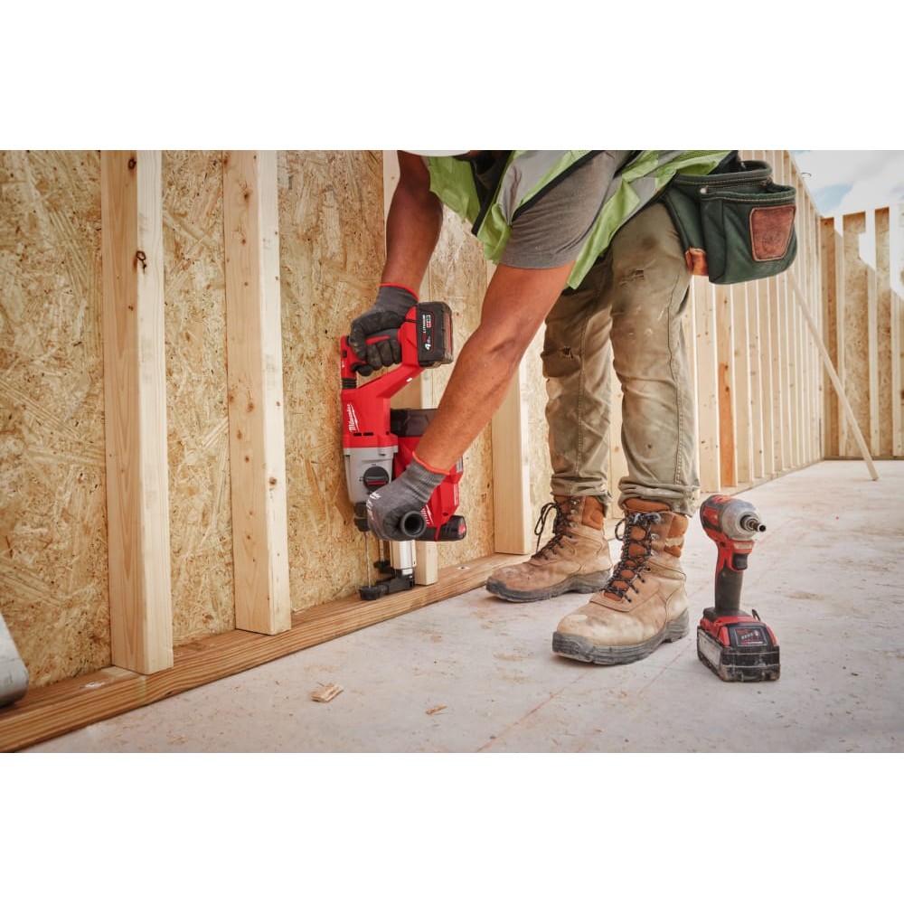Перфоратор аккумуляторный бесщёточный SDS PLUS MILWAUKEE M18 BLHACD26-402X (2,6 Дж) (ЗУ+2Х4Ач+кейс)