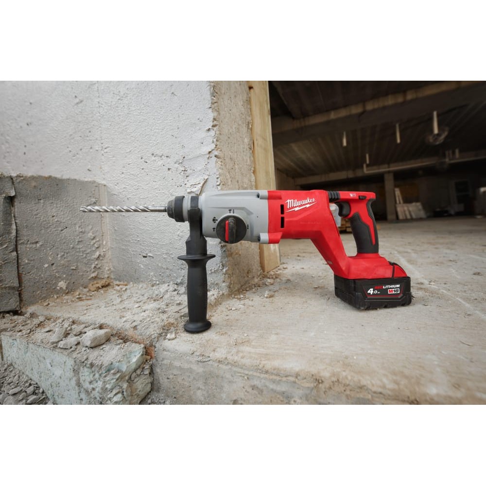 Перфоратор аккумуляторный бесщёточный SDS PLUS MILWAUKEE M18 BLHACD26-402X (2,6 Дж) (ЗУ+2Х4Ач+кейс)