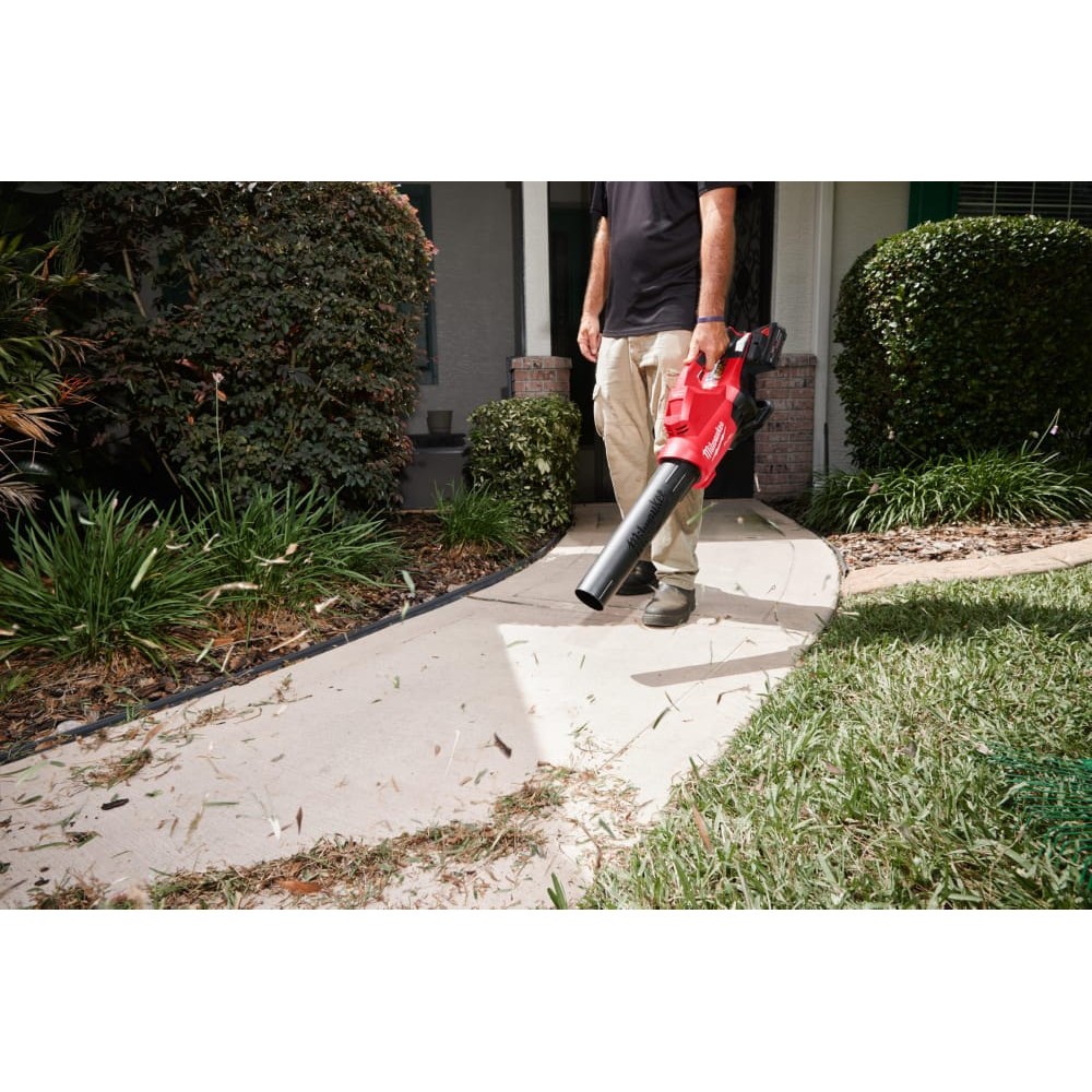 Воздуходувка аккумуляторная бесщеточная MILWAUKEE M18 F2BL-802 (2Х18В) FORGE™ (ЗУ+2акк.Х8Ач)