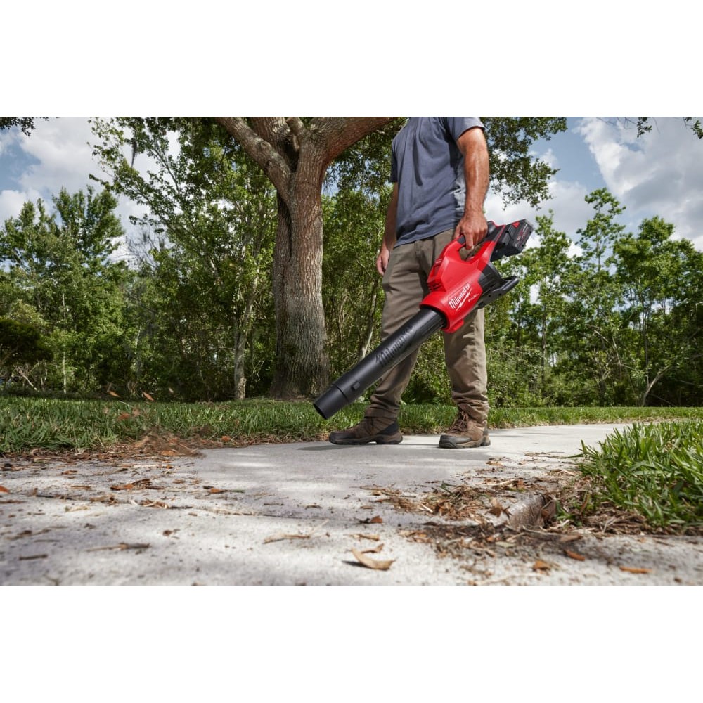Воздуходувка аккумуляторная бесщеточная MILWAUKEE M18 F2BL-802 (2Х18В) FORGE™ (ЗУ+2акк.Х8Ач)