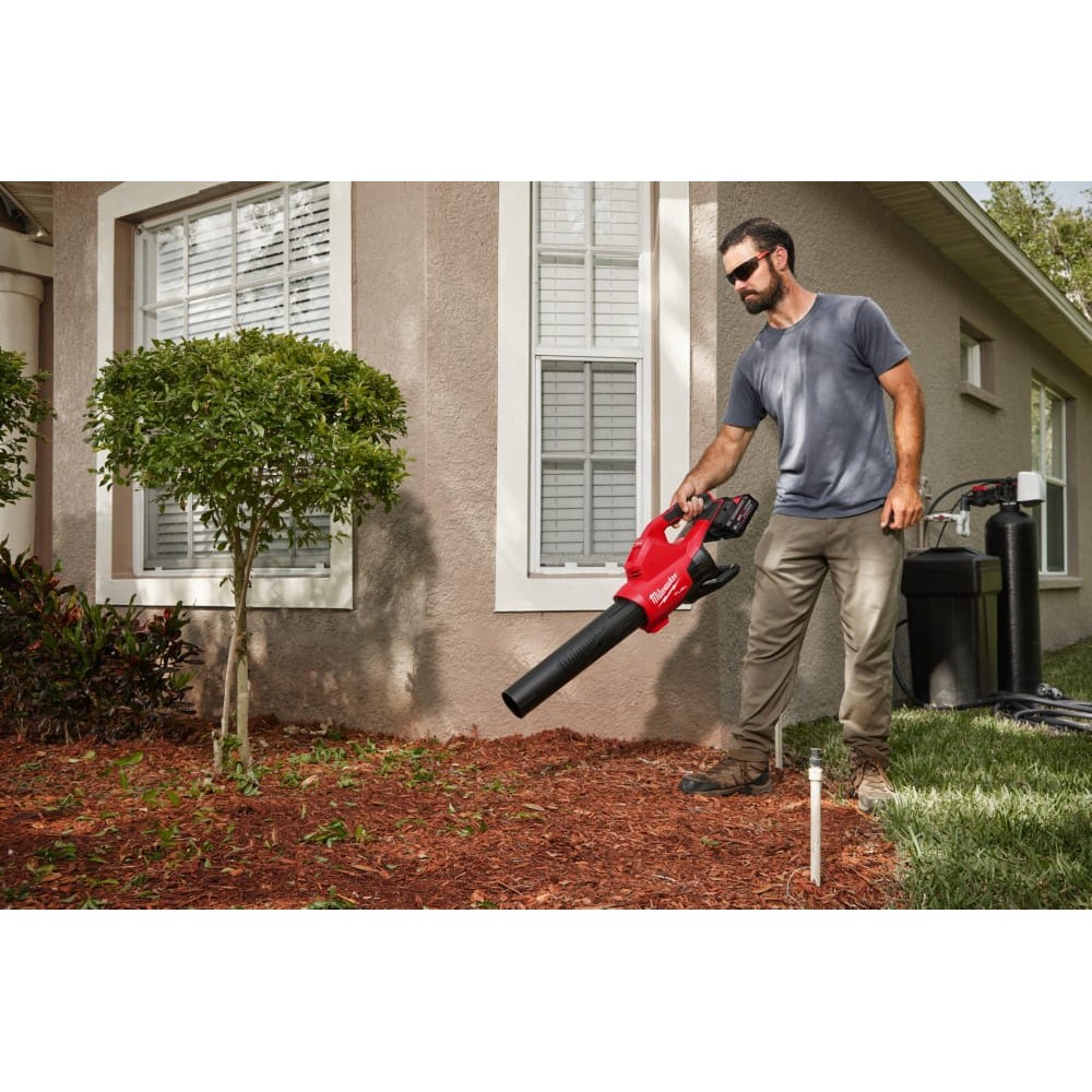 Воздуходувка аккумуляторная бесщеточная MILWAUKEE M18 F2BL-802 (2Х18В) FORGE™ (ЗУ+2акк.Х8Ач)